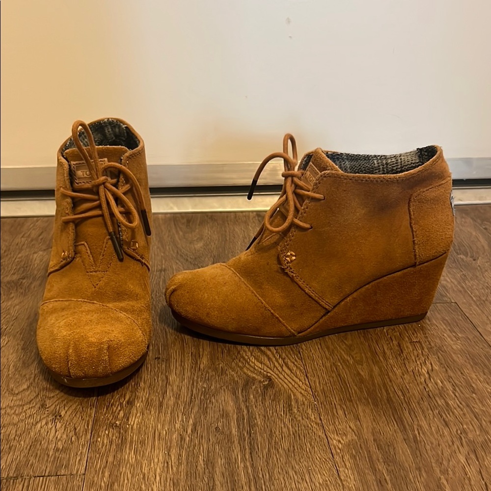 Women's Toms Suede Wedge Ankle Boots